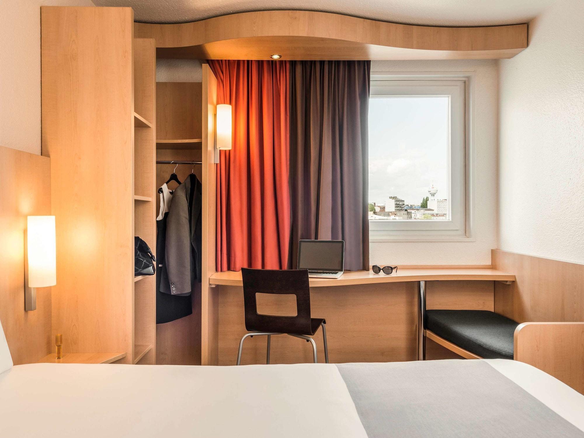 Ibis Paris Porte De Bagnolet Exterior foto