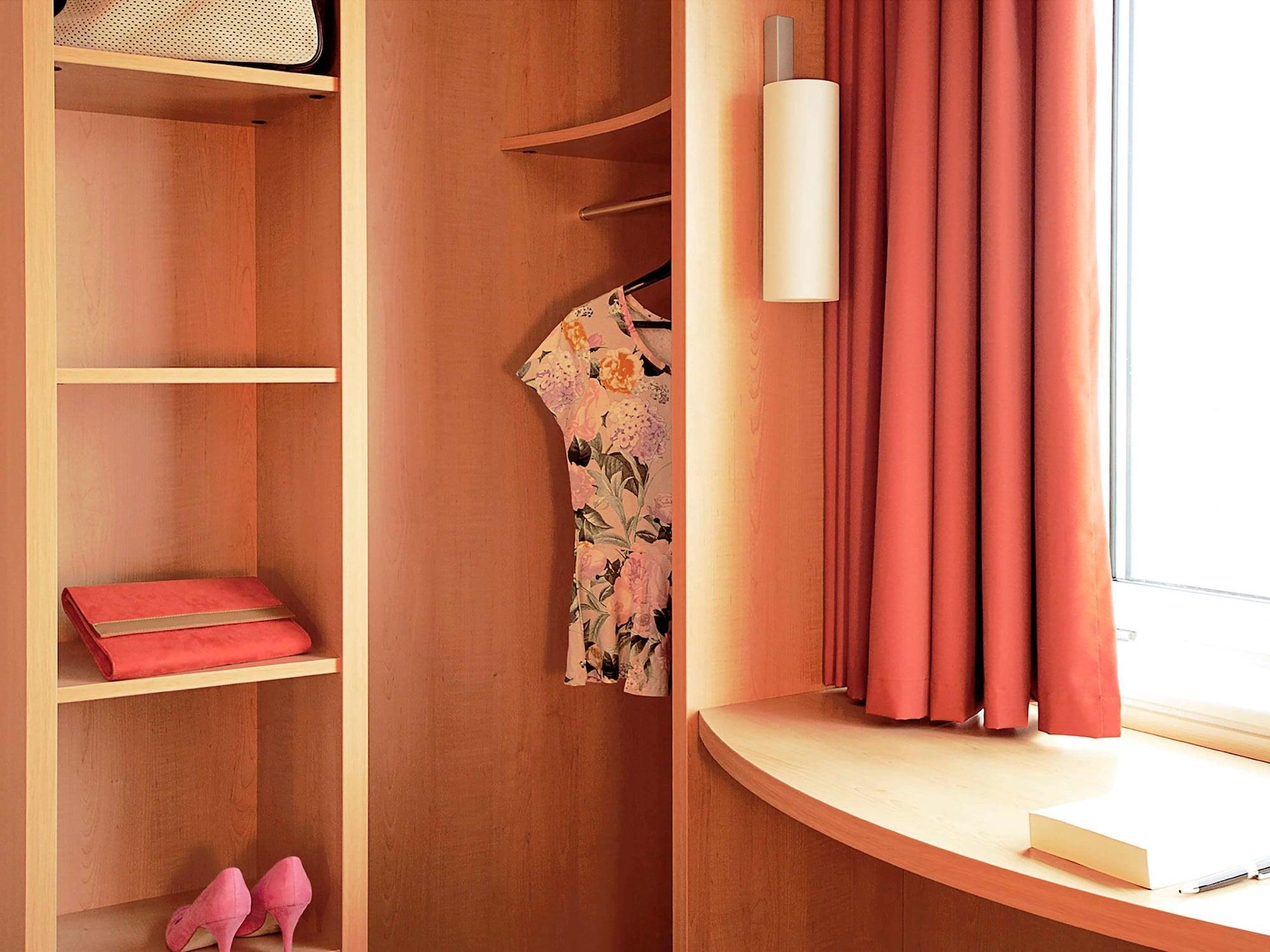 Ibis Paris Porte De Bagnolet Exterior foto