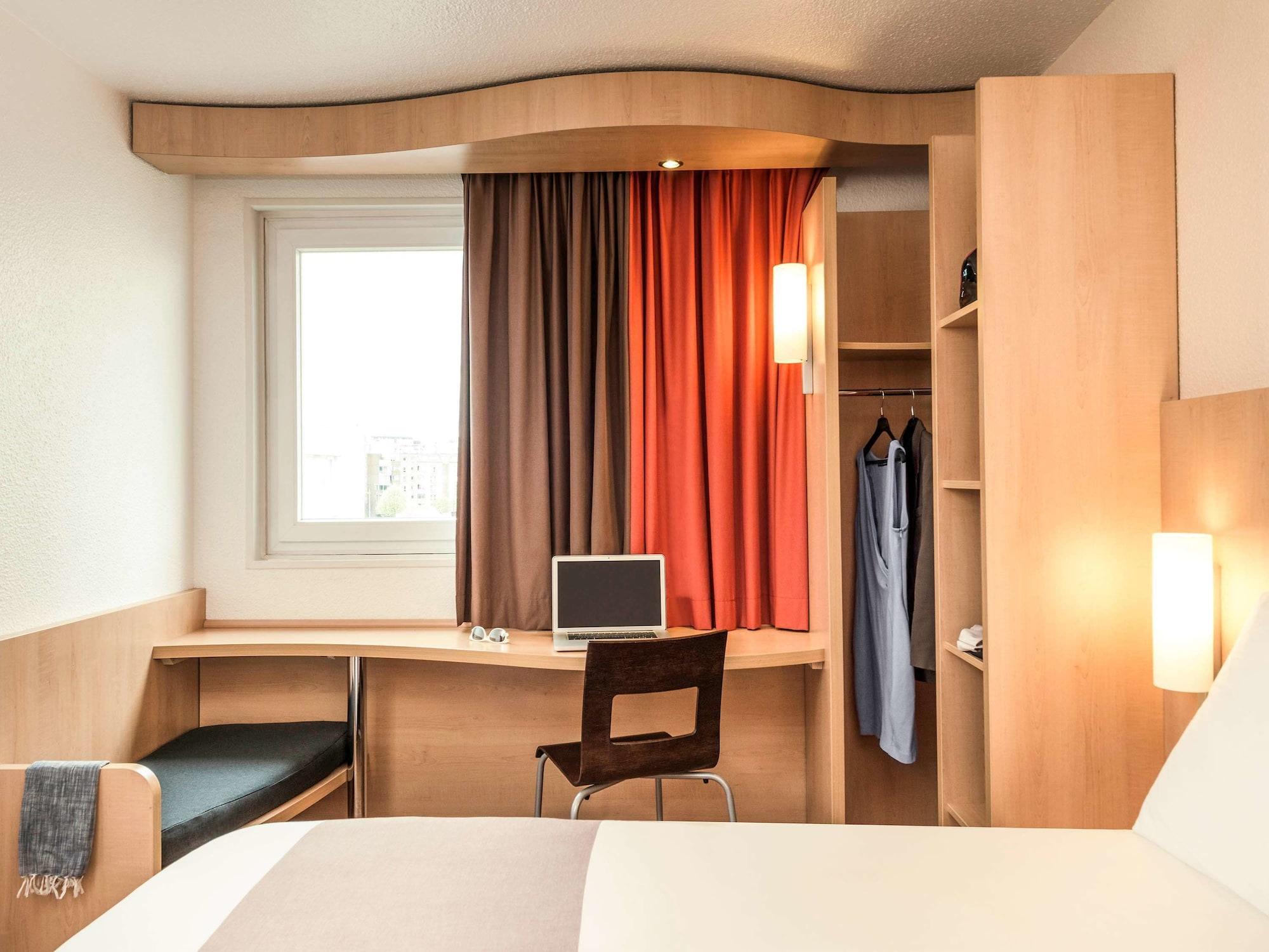 Ibis Paris Porte De Bagnolet Exterior foto
