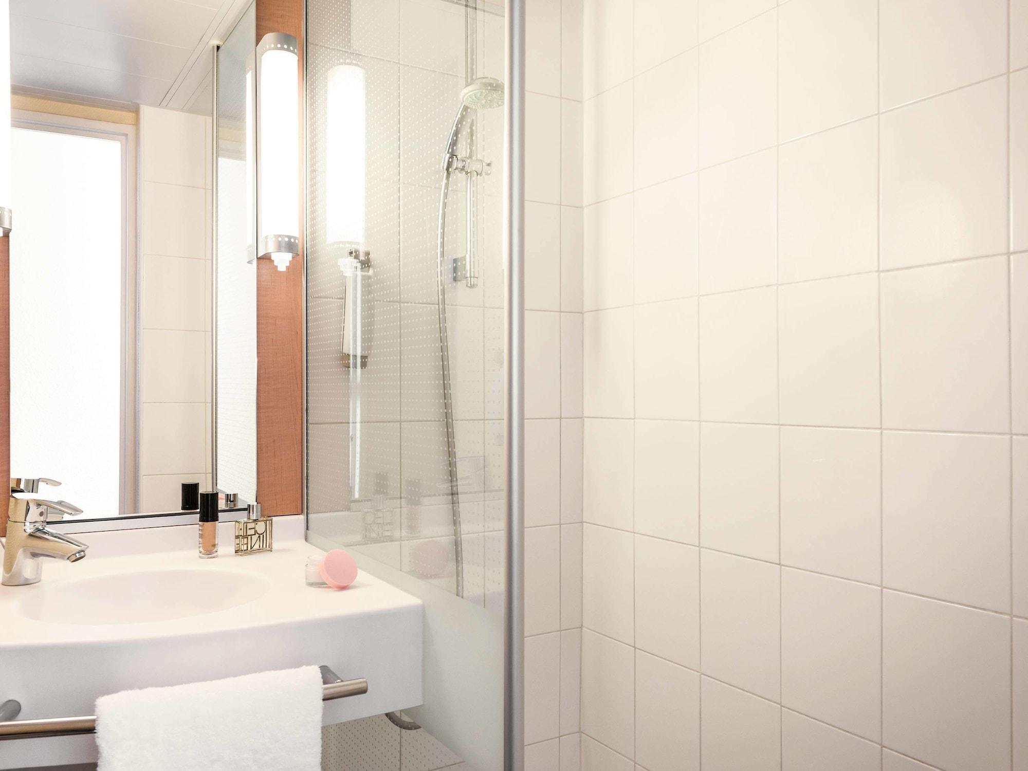 Ibis Paris Porte De Bagnolet Exterior foto