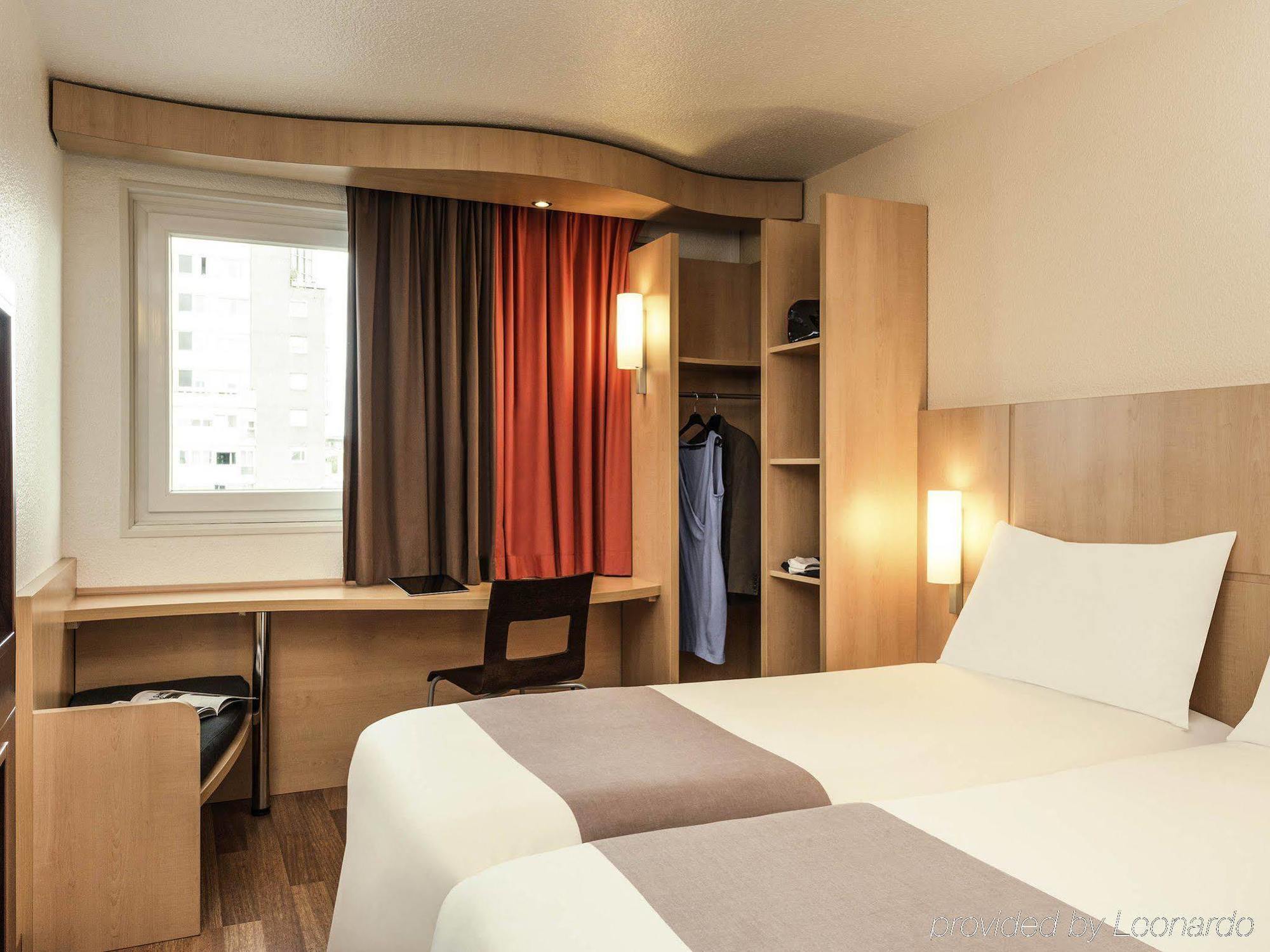 Ibis Paris Porte De Bagnolet Exterior foto