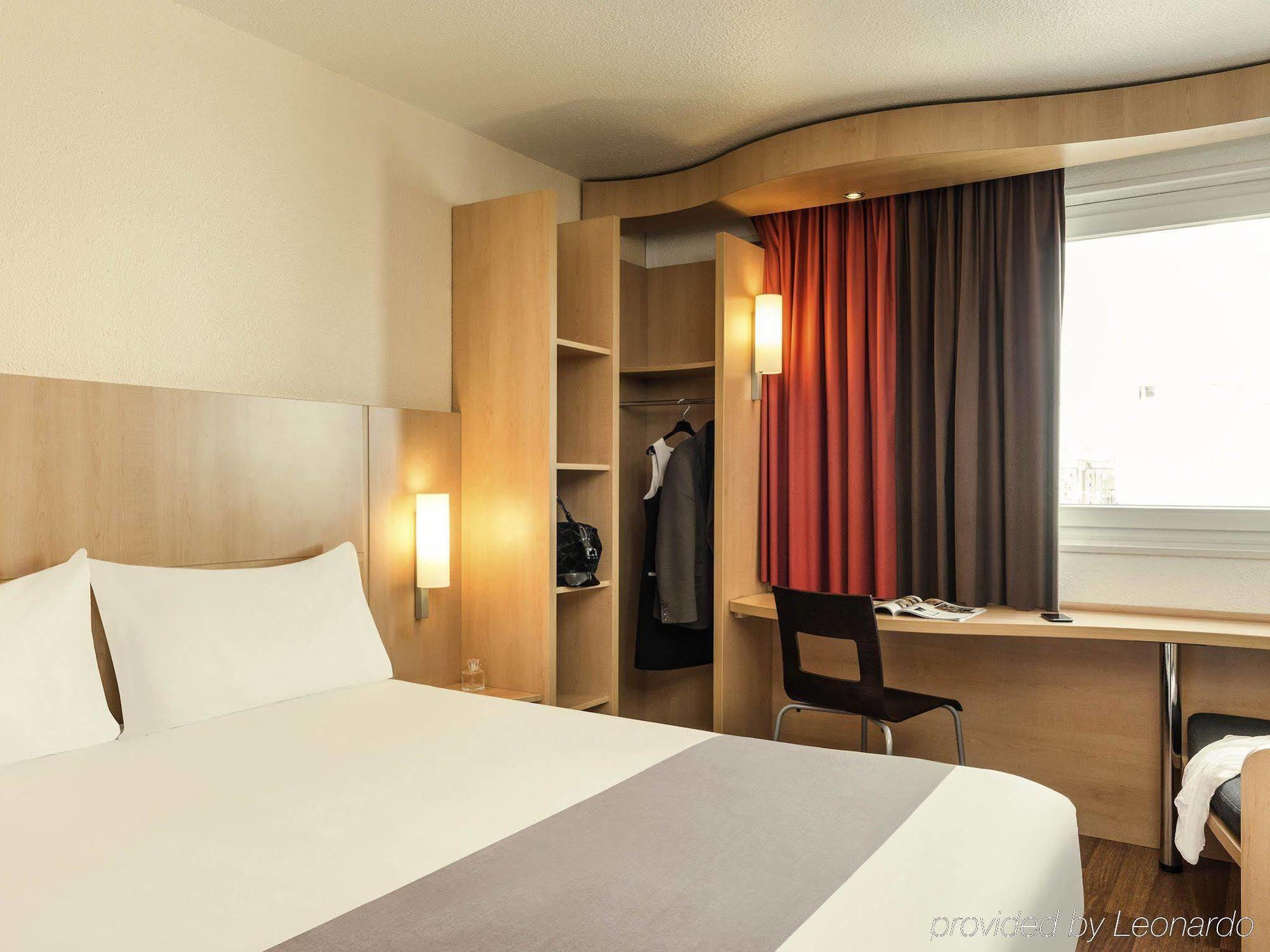 Ibis Paris Porte De Bagnolet Exterior foto