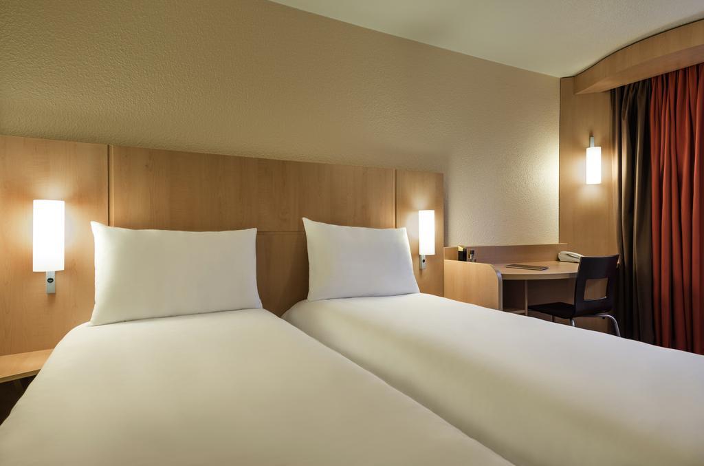Ibis Paris Porte De Bagnolet Exterior foto