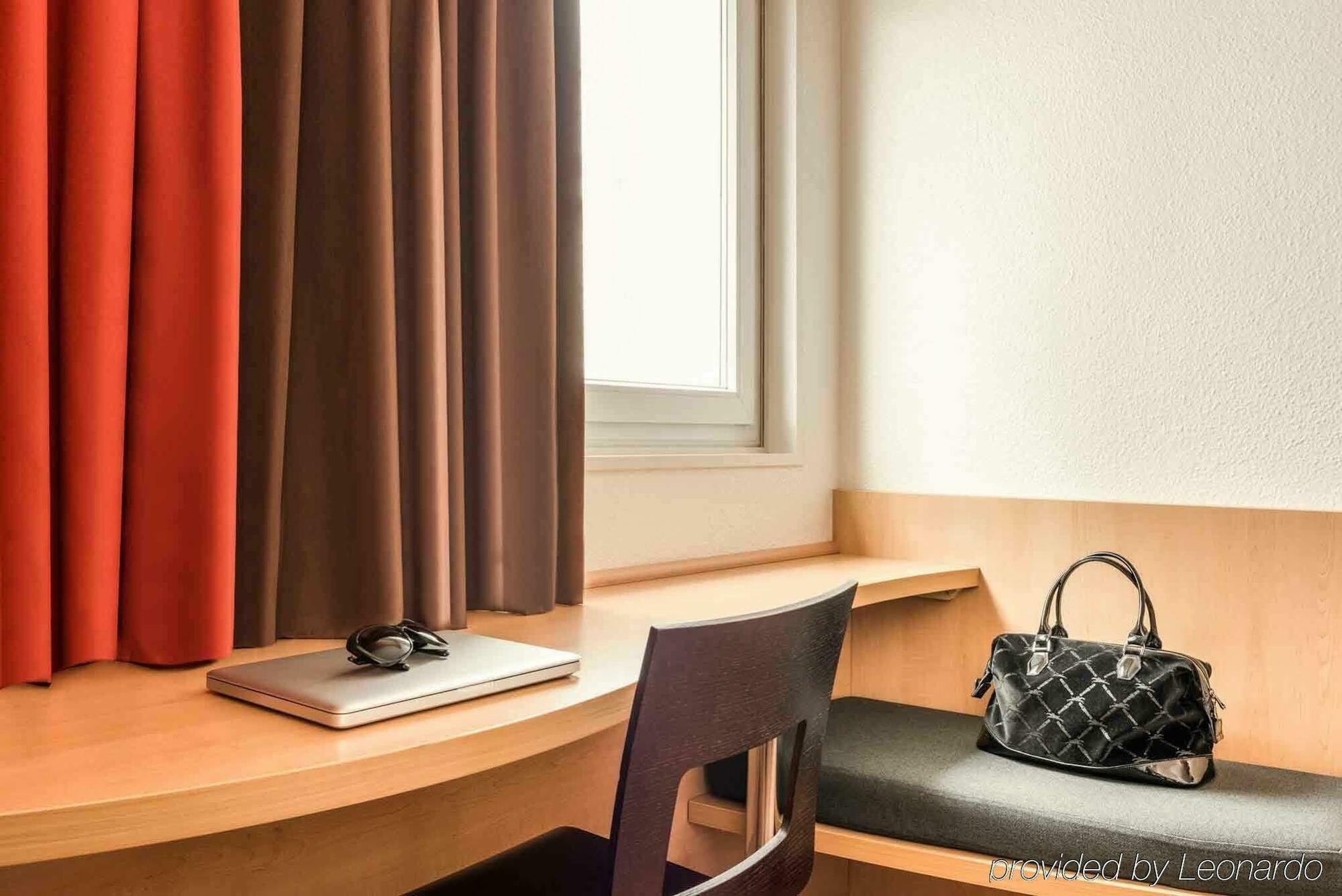 Ibis Paris Porte De Bagnolet Exterior foto