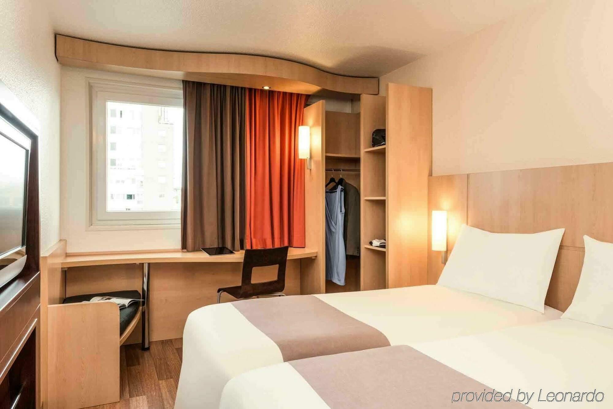 Ibis Paris Porte De Bagnolet Exterior foto